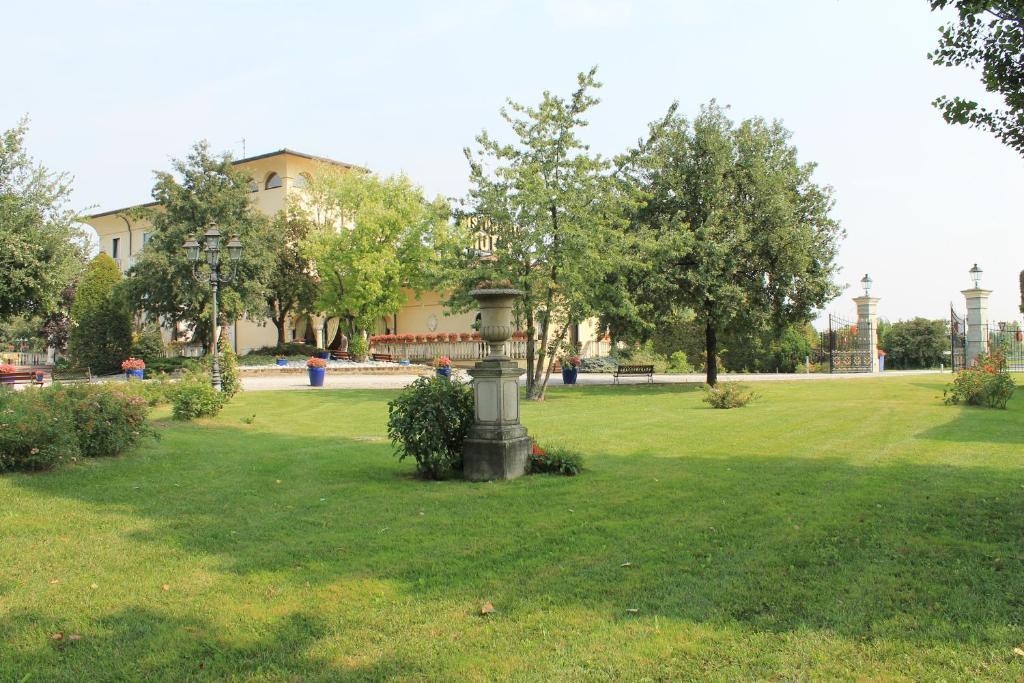 Villa Belvedere 1849 Misano di Gera dʼAdda 외부 사진