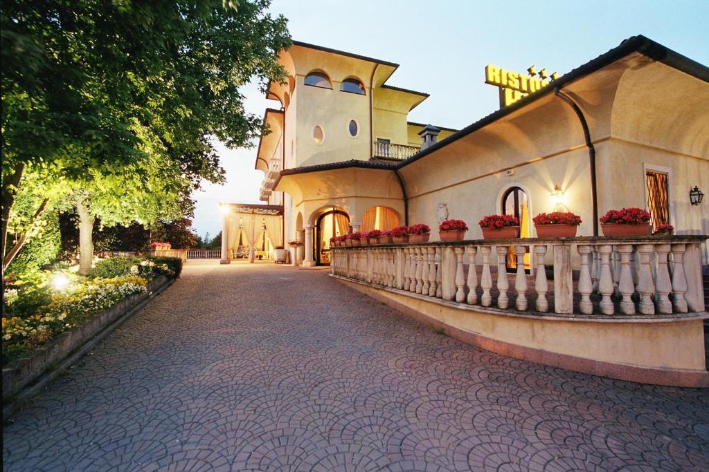 Villa Belvedere 1849 Misano di Gera dʼAdda 외부 사진